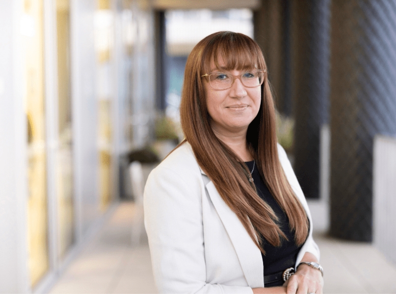 Portrait of Victoria Peake.